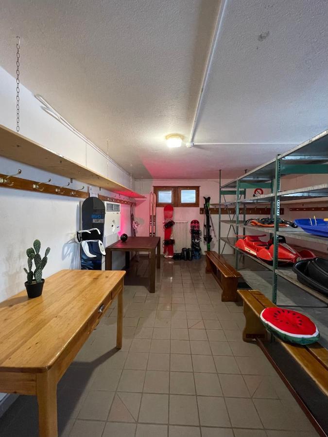 Freeride Hostel 莱斯·克洛塞特斯 外观 照片