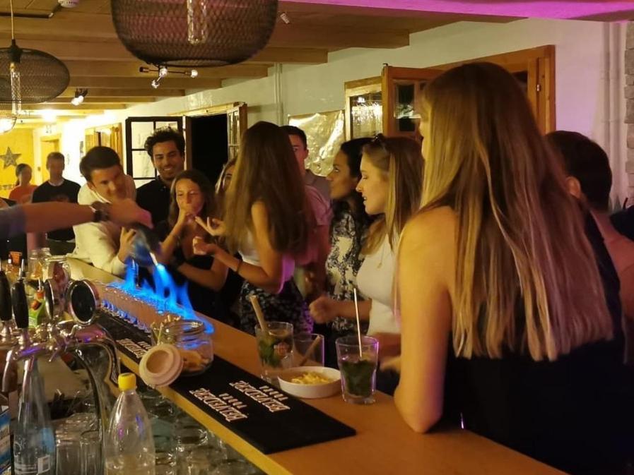 Freeride Hostel 莱斯·克洛塞特斯 外观 照片